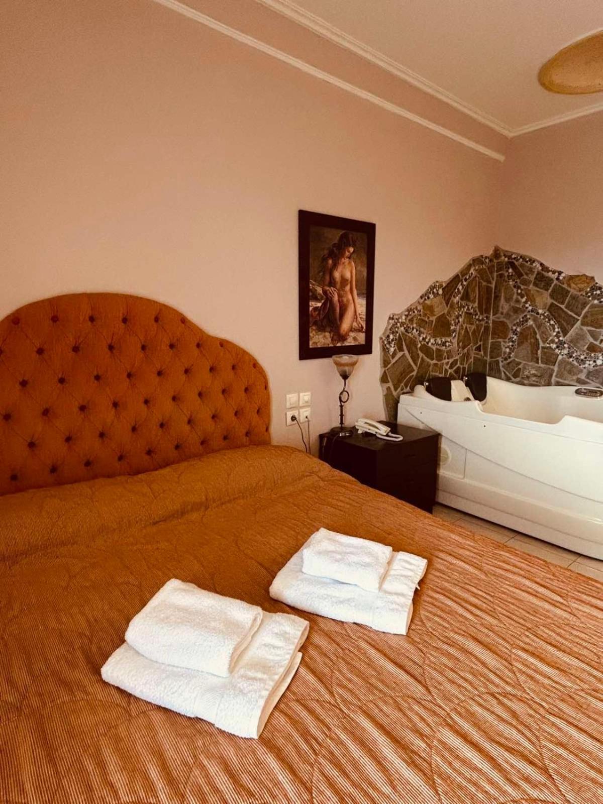 Hotel Athina Káto Loutrákion エクステリア 写真