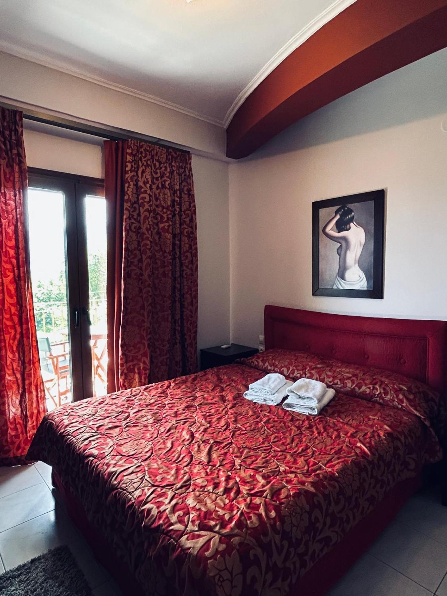 Hotel Athina Káto Loutrákion エクステリア 写真