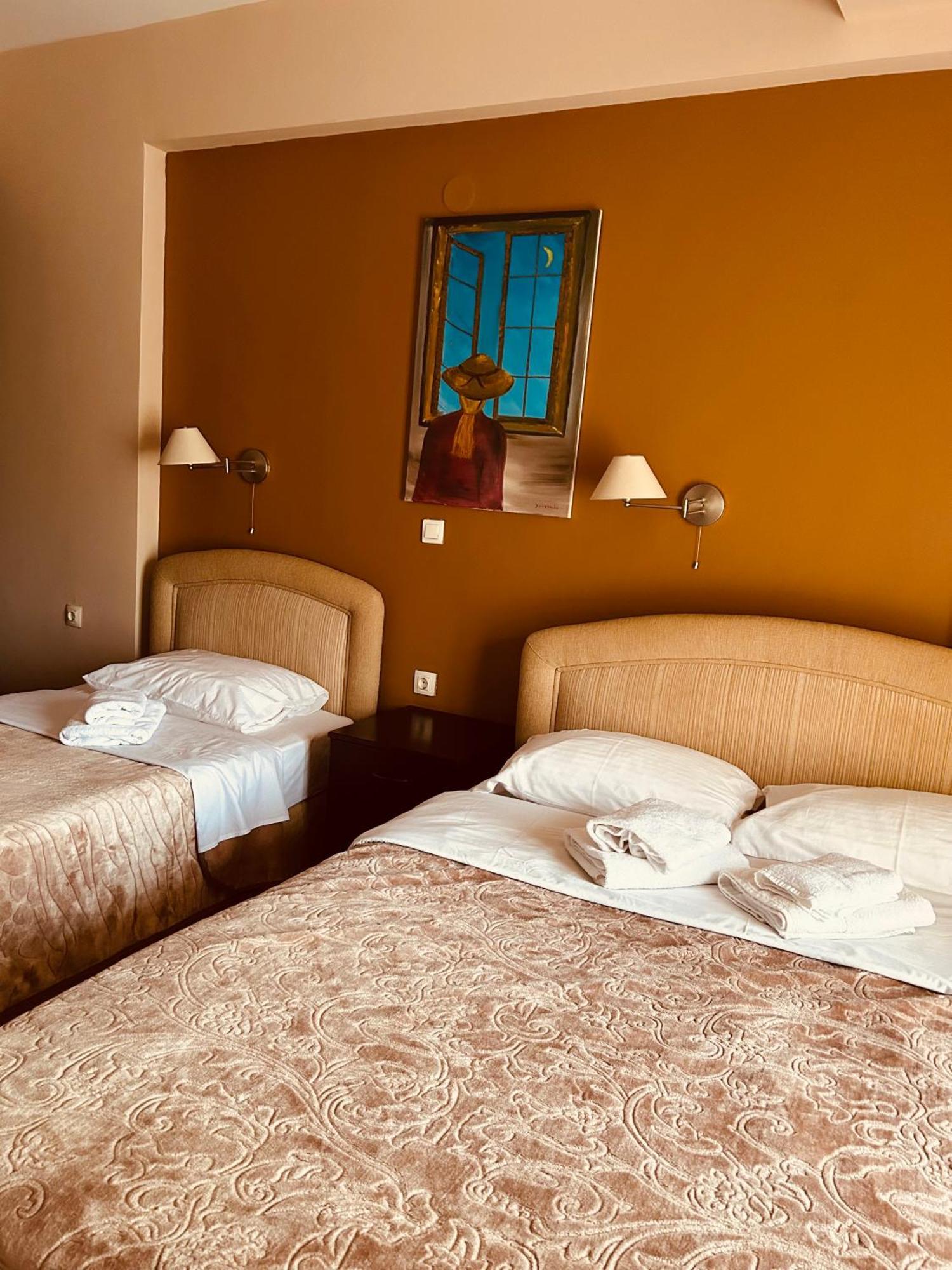 Hotel Athina Káto Loutrákion エクステリア 写真